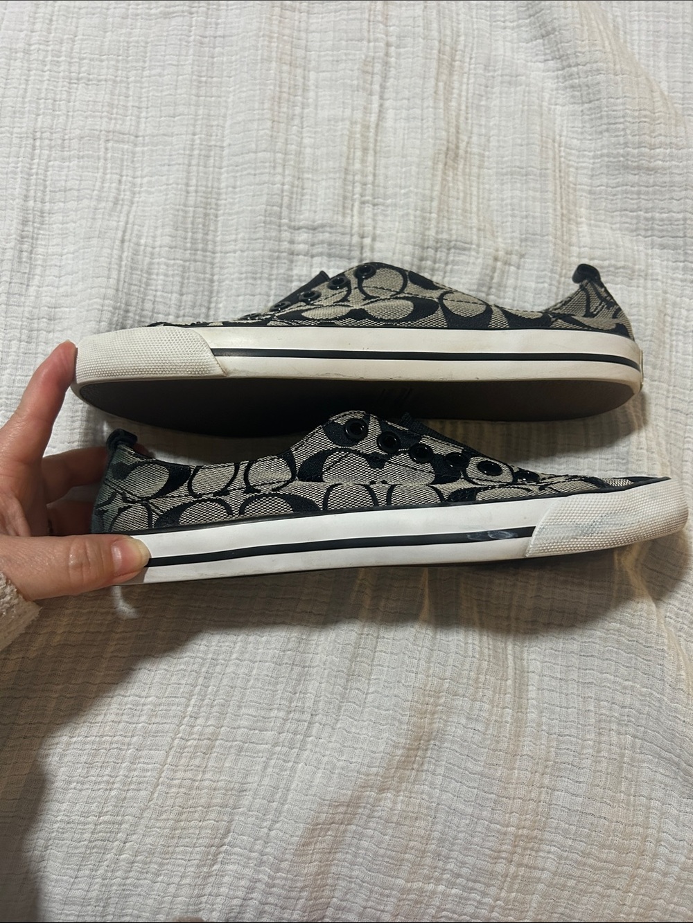 Coach Katie Canvas Slip on Black & Beige Signature Jacquard. Size 7. See pics - Picture 11 of 11
